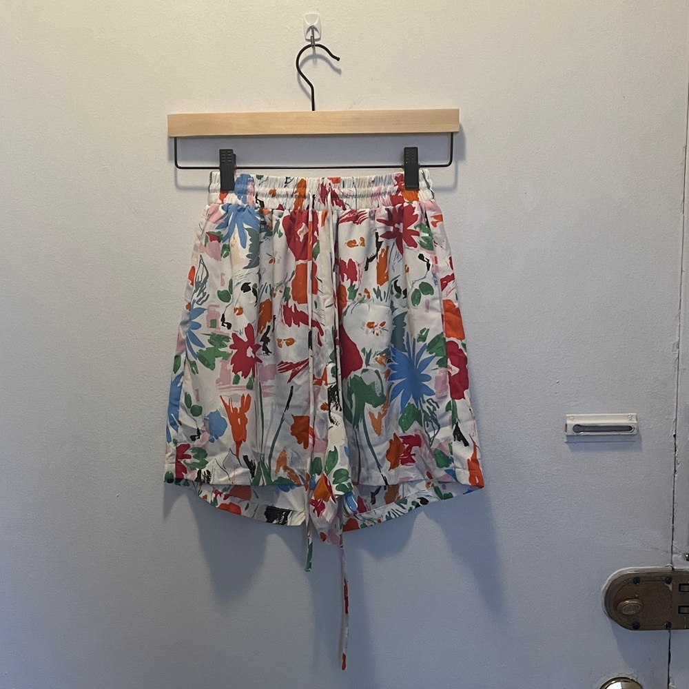 Glamorous Multicolor Floral Women's Shorts